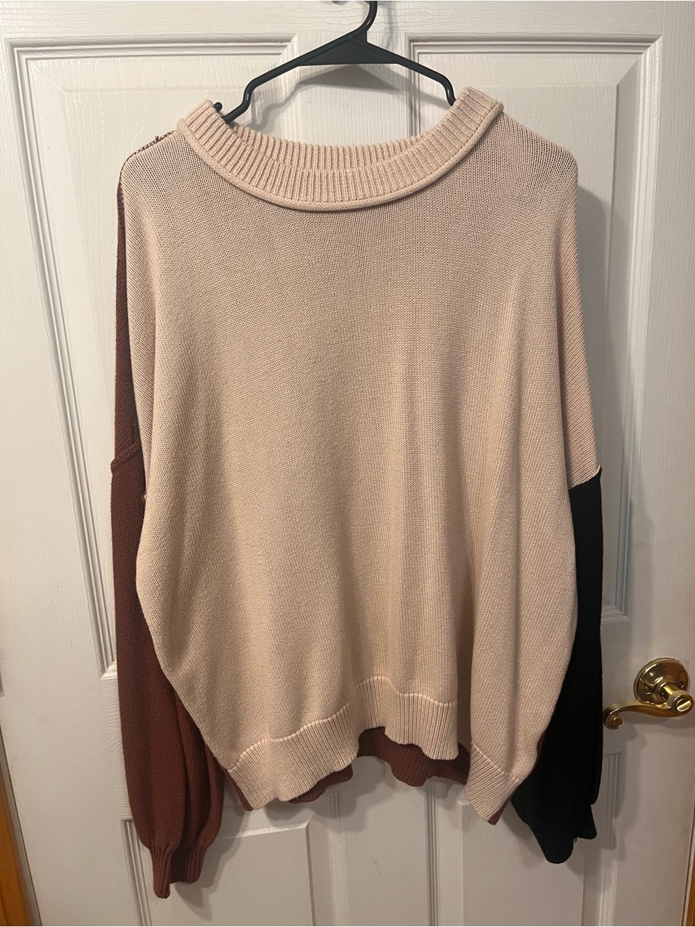 Women’s Colorblock Crewneck Sweater in Cream, Brown & Black